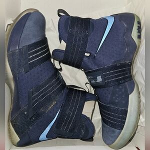 LeBron Soldier 10 SFG Navy